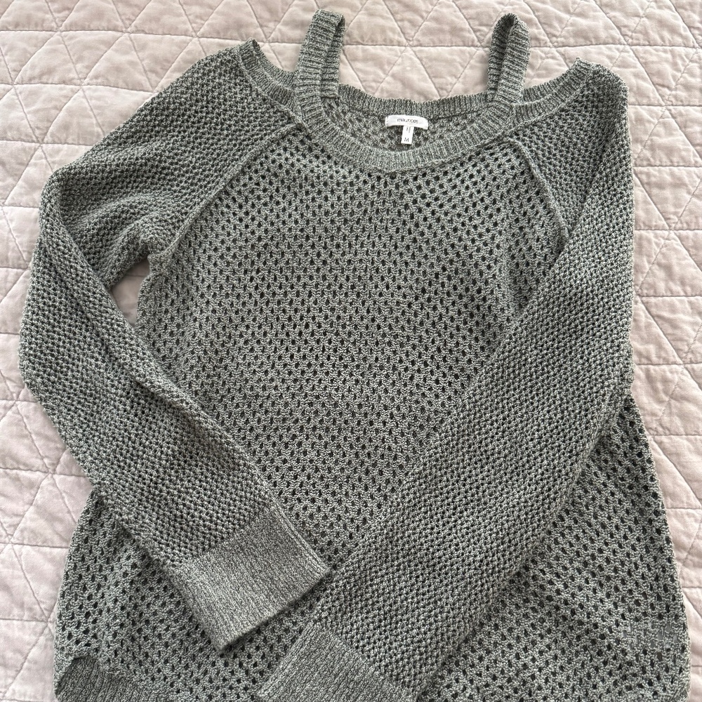 Women’s open shoulder top